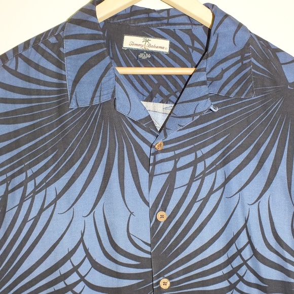 Tommy Bahama Hawaiian Short Sleeve Shirt - Picture 6 of 7